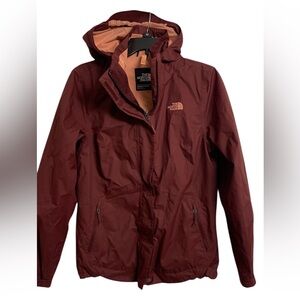 The‎ North Face S/P Outdoor Hiking Lightweight Hooded Jacket Minimalist Burgundy